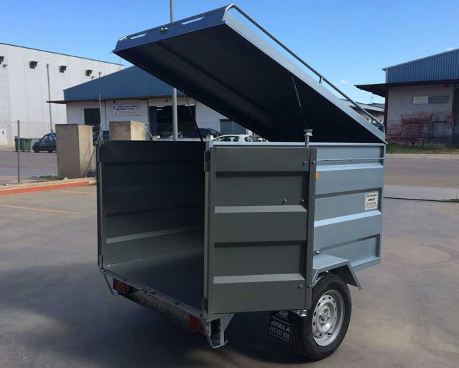 5.-Remolque-furgon-cerrado-CHAPA-PLEGADA-techo-elevable-1-eje-con-freno-REMOLQUES-AYALA--650x522