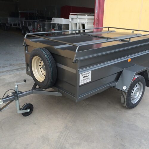Remolque con tapa metálica 2.000 x 1.300 x 500 – Mma 750 kg